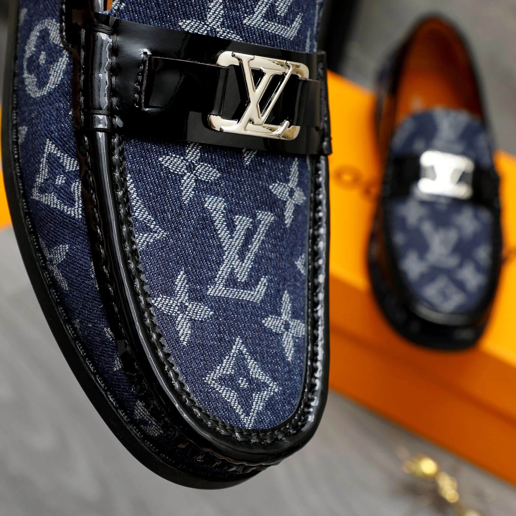 Men's shoes💰400 Product trademark: LV "Louis Vuitton" casual slip-on shoes Regular size: 38-45 (45 is custom-made and non-returnable) Product materials: Selected breathable fabric stitching upper, cowhide lining, rubber outsole